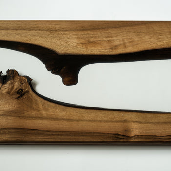 Serviertablett aus Nussbaum und Epoxidharz 59x29